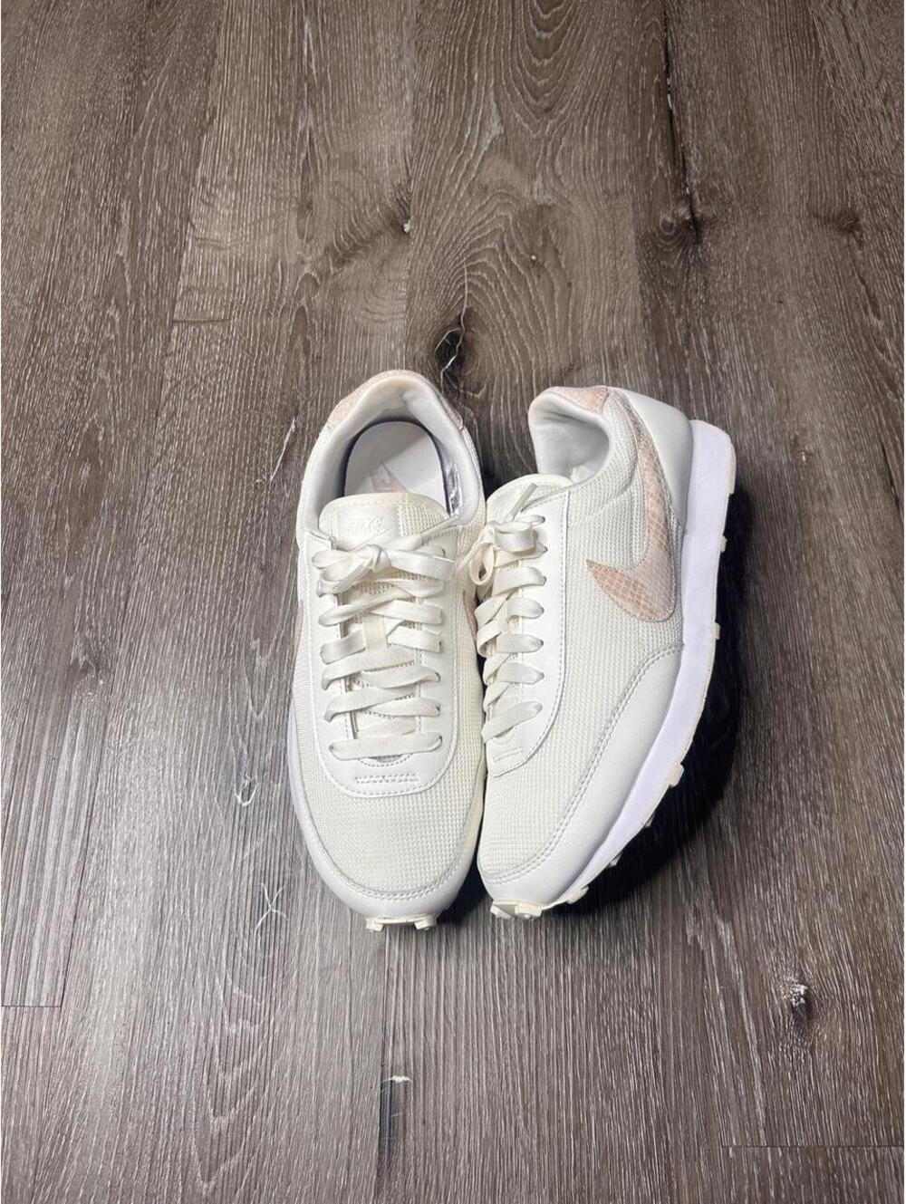 Nike Women’s Daybreak Sail Snakeskin Sneakers Size 9.5